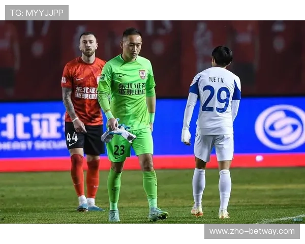 方镜淇出击失误酿失球 三镇门将低级错误致败局